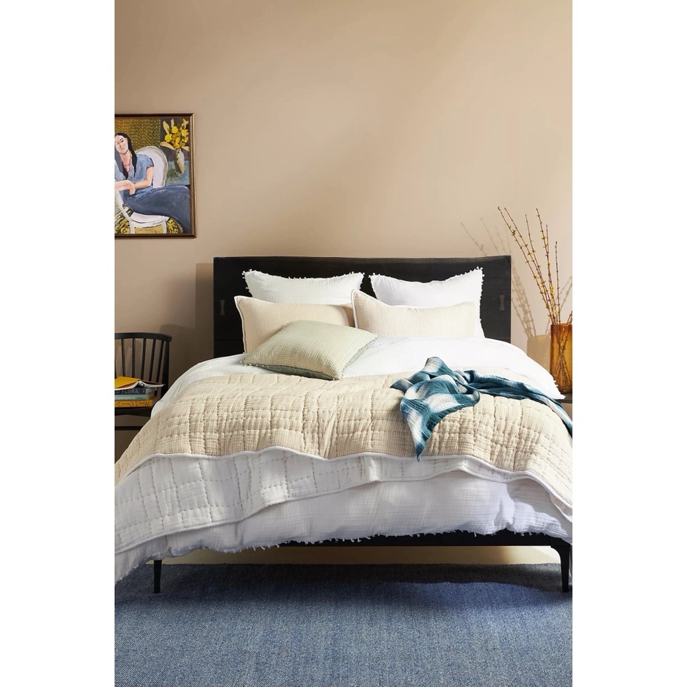 Anthropologie Reversible Airy Gauze Kantha Stitch Quilt White Creme Queen